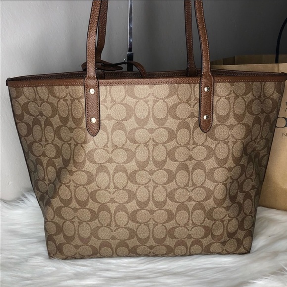 Coach reversible signature PVC city tote - Picture 4 of 6